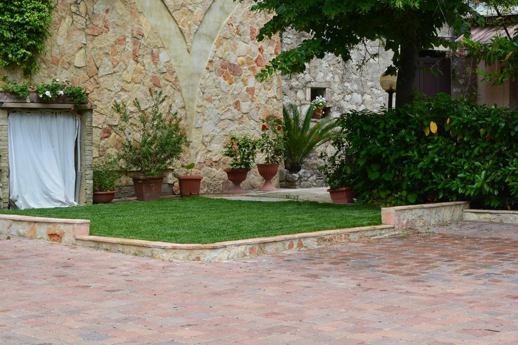 Ai 3 Archi Hotel Ferentillo Exterior foto