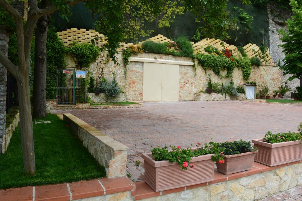 Ai 3 Archi Hotel Ferentillo Exterior foto
