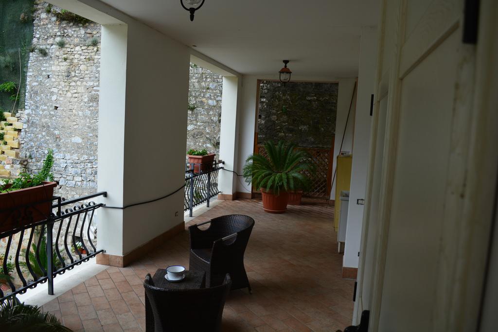 Ai 3 Archi Hotel Ferentillo Exterior foto